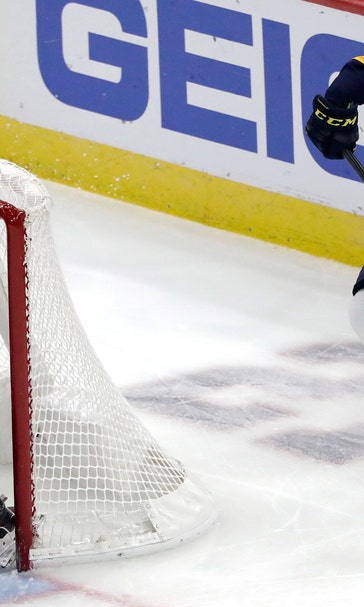 Blackhawks end 8-game skid, beat Blues 1-0